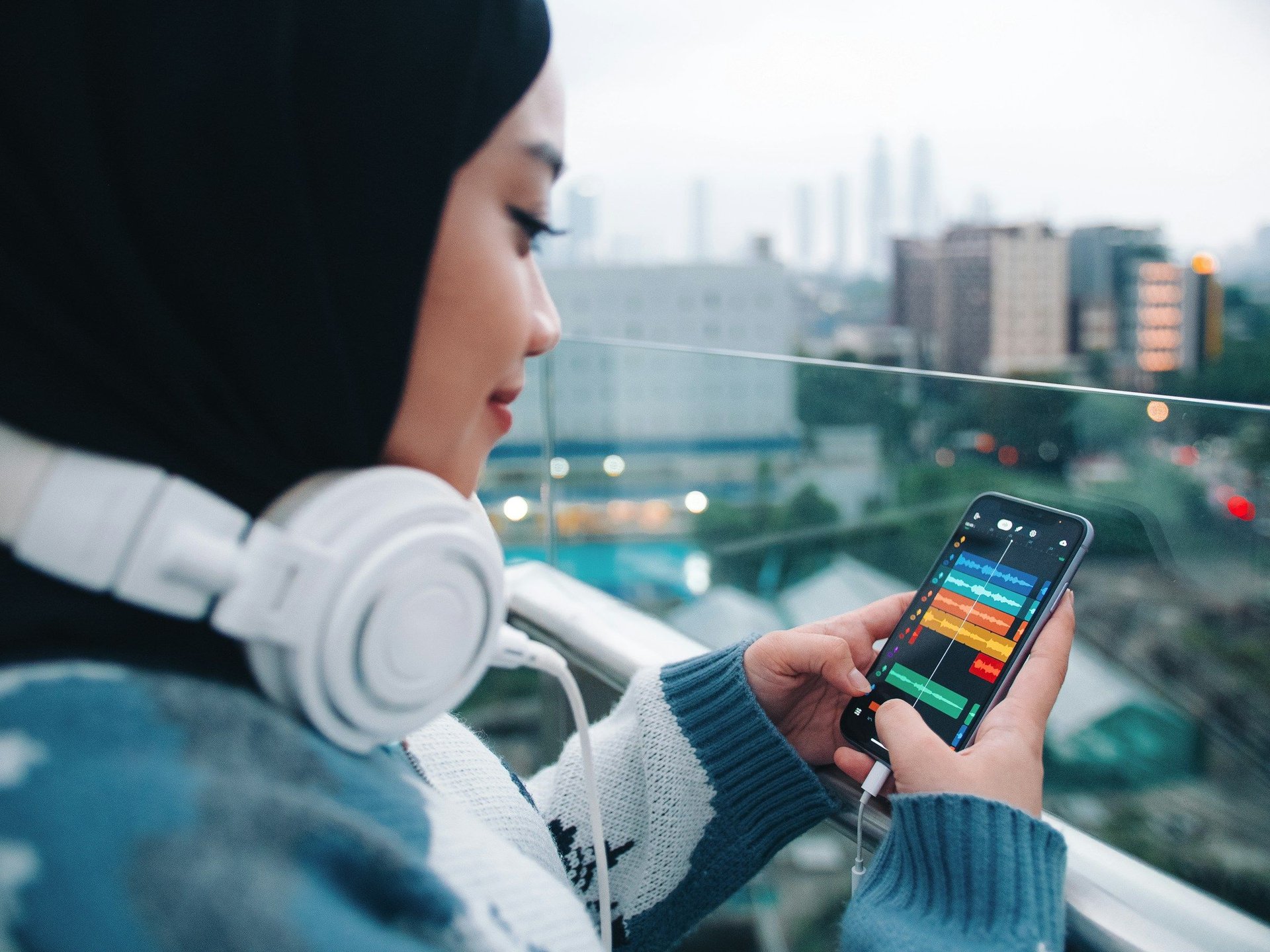 person making music - Can AI Make Music