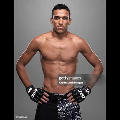 Charles Oliveira 